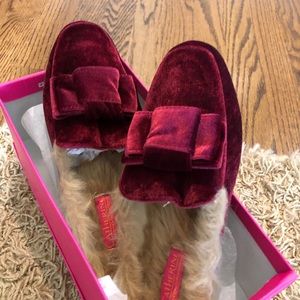 Burgundy velvet slipper /shoe